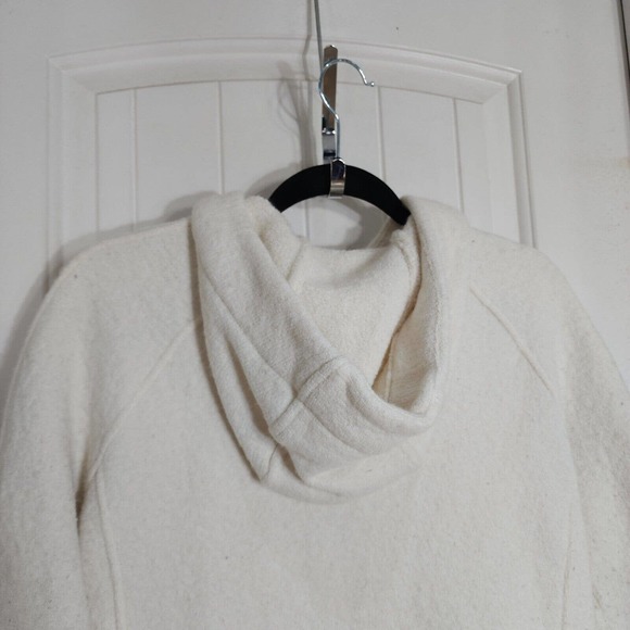 Tracksmith Freya Women's Jacket - Picture 11 of 16